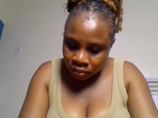 Ebonitah live cam on BongaCams