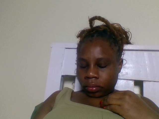 Ebonitah live cam preview