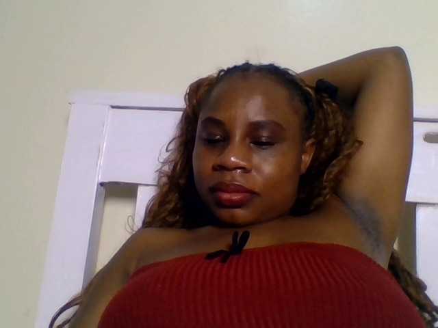 Ebonitah live cam preview