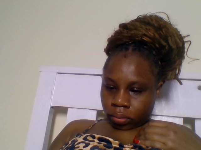 Ebonitah live cam on BongaCams