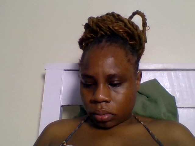 Ebonitah live cam on BongaCams