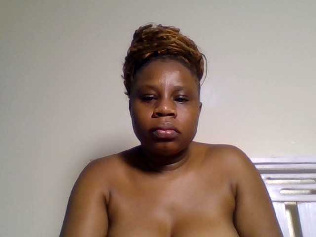 Ebonitah live cam on BongaCams