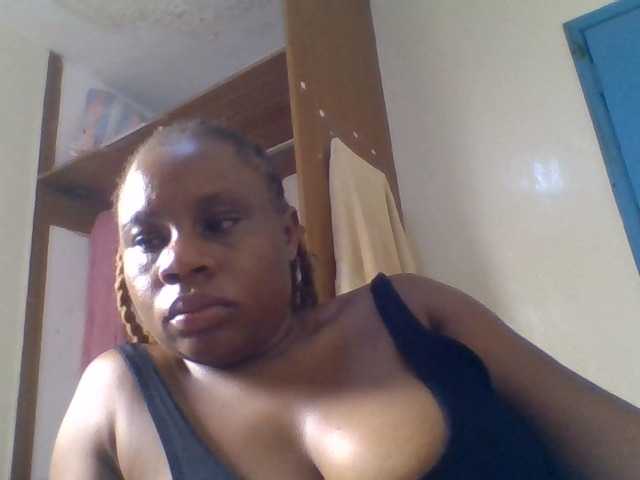 Ebonitah live cam on BongaCams