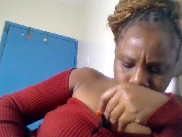 Ebonitah live cam on BongaCams