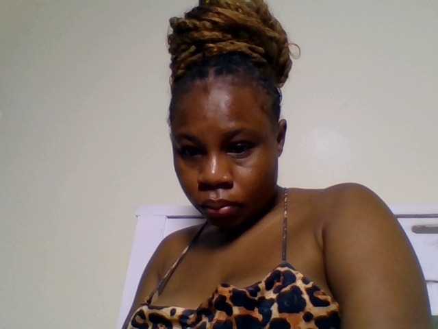 Ebonitah live cam on BongaCams
