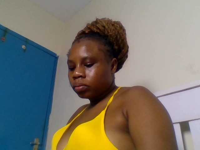 Ebonitah live cam on BongaCams
