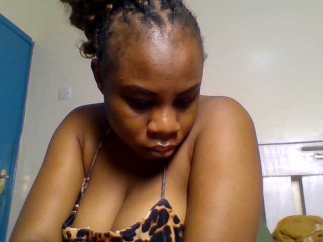 Ebonitah live cam on BongaCams