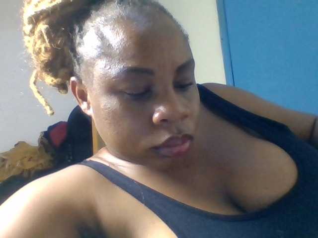 Ebonitah live cam on BongaCams