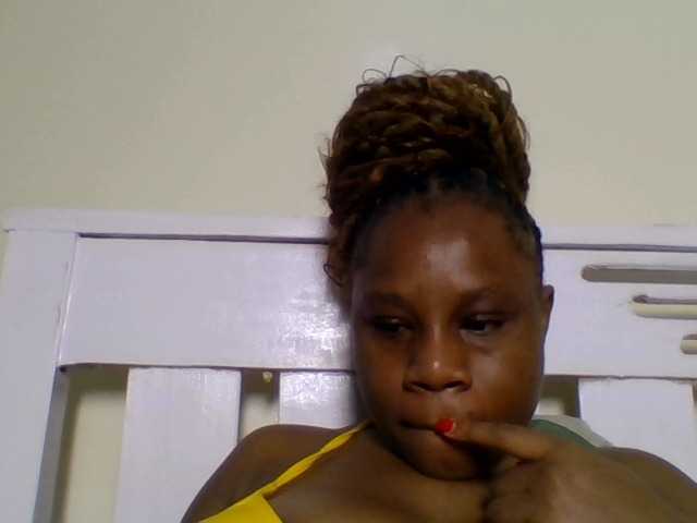 Ebonitah live cam on BongaCams