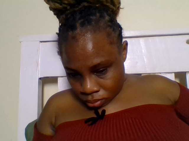 Ebonitah live cam on BongaCams