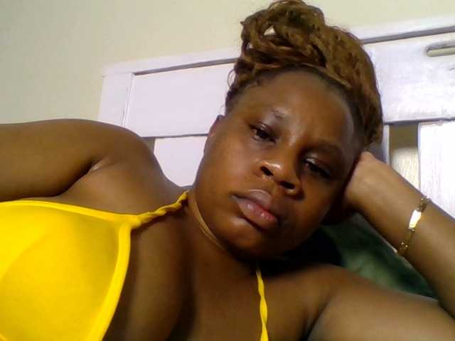 Ebonitah live cam on BongaCams