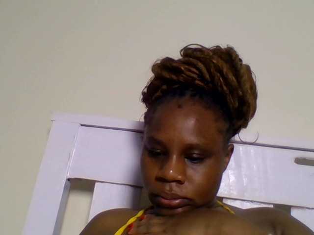 Ebonitah live cam on BongaCams