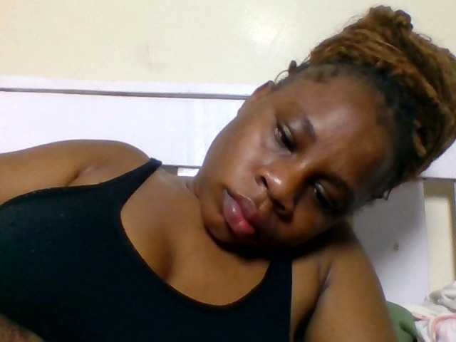 Ebonitah live cam on BongaCams