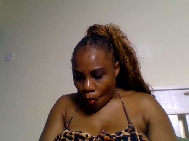 Ebonitah live cam on BongaCams