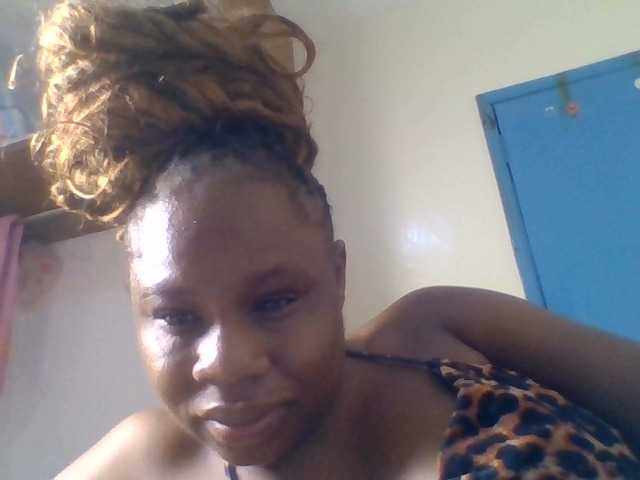 Ebonitah live cam on BongaCams