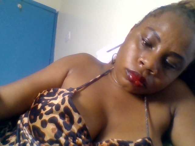 Ebonitah live cam on BongaCams