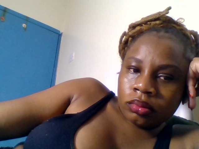 Ebonitah live cam on BongaCams