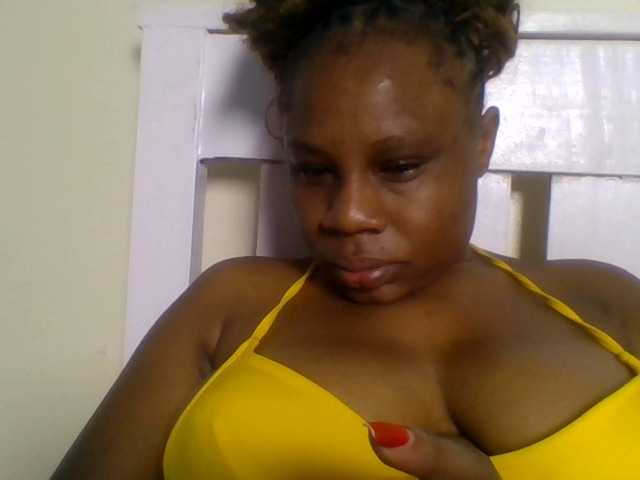 Ebonitah live cam on BongaCams
