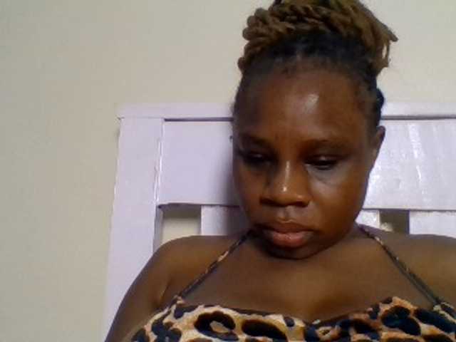Ebonitah live cam on BongaCams