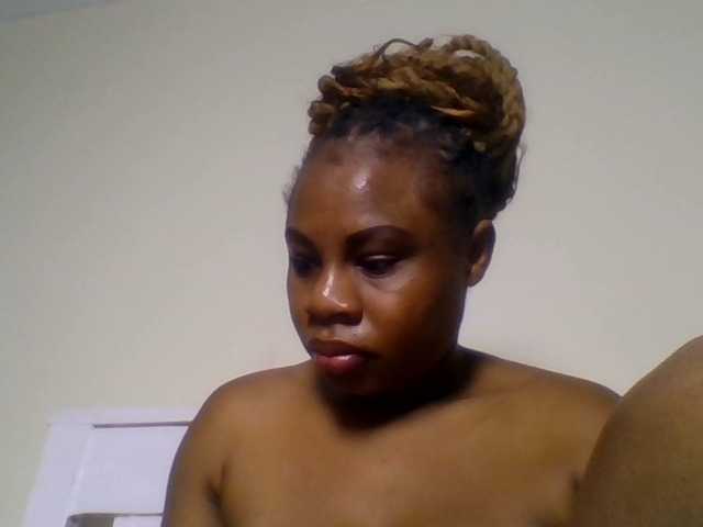 Ebonitah live cam on BongaCams