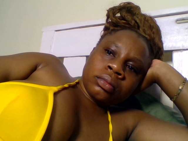 Ebonitah live cam preview