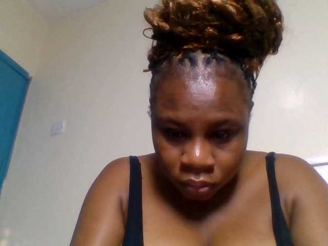 Ebonitah live cam on BongaCams