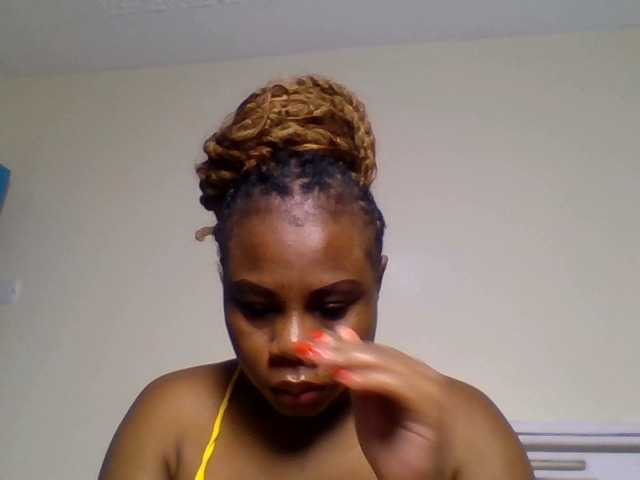 Ebonitah live cam on BongaCams