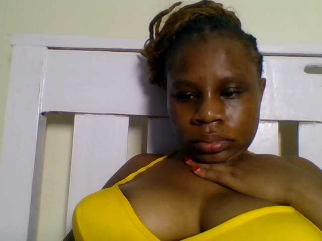 Ebonitah live cam on BongaCams