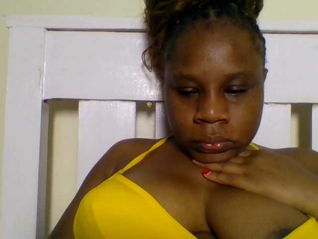 Ebonitah live cam on BongaCams