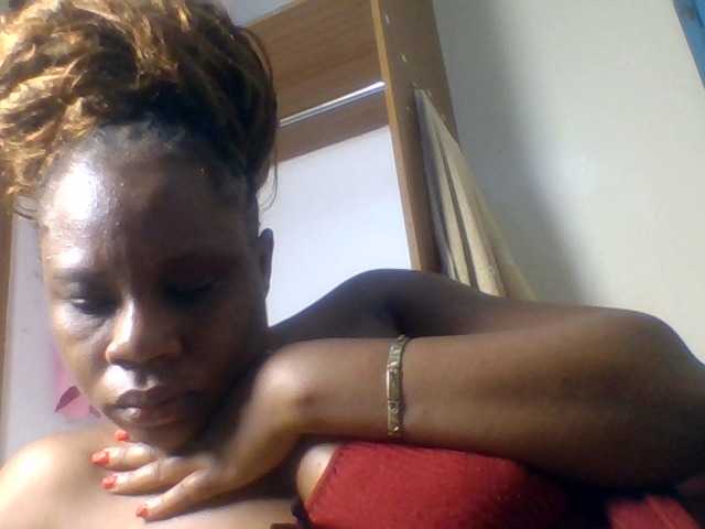 Ebonitah, live now on BongaCams