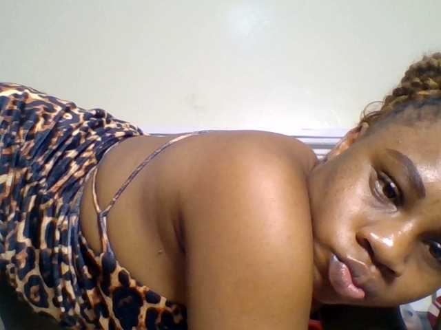 Ebonitah live cam on BongaCams