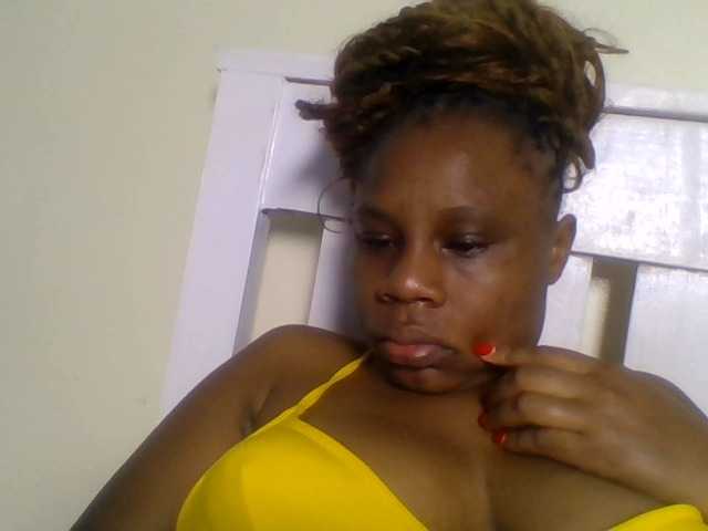 Ebonitah live cam on BongaCams