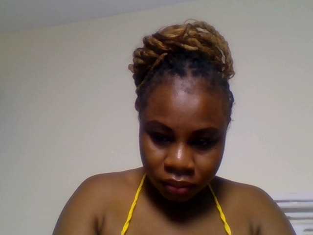Ebonitah live cam on BongaCams