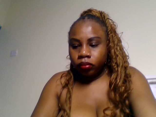 Ebonitah live cam on BongaCams