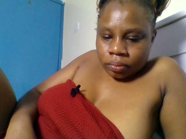 Ebonitah live cam on BongaCams