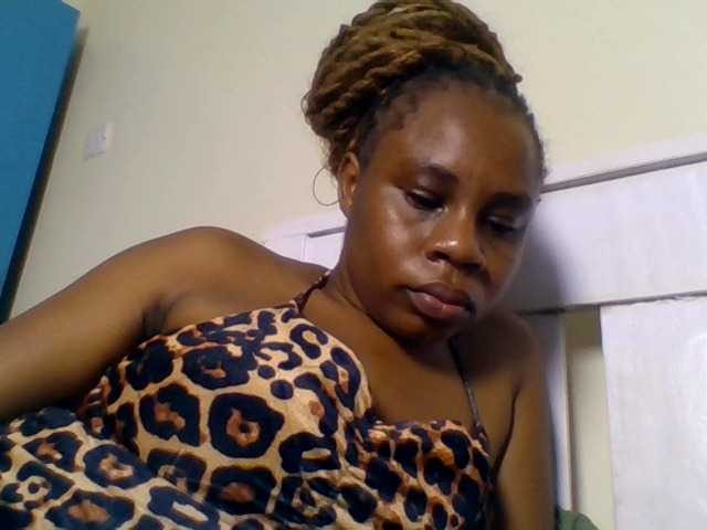 Ebonitah live cam on BongaCams