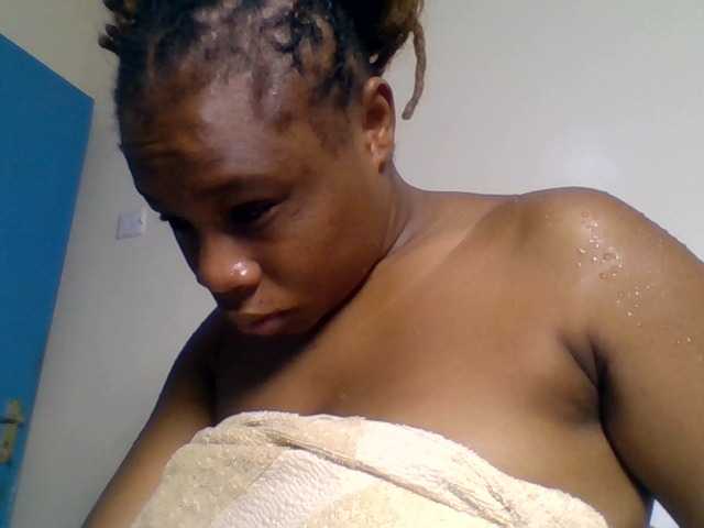Ebonitah live cam on BongaCams