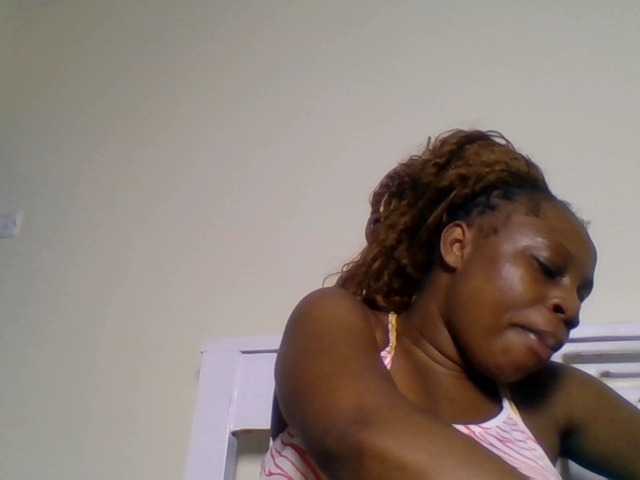 Ebonitah live cam on BongaCams