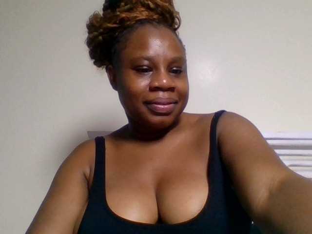 Ebonitah live cam on BongaCams