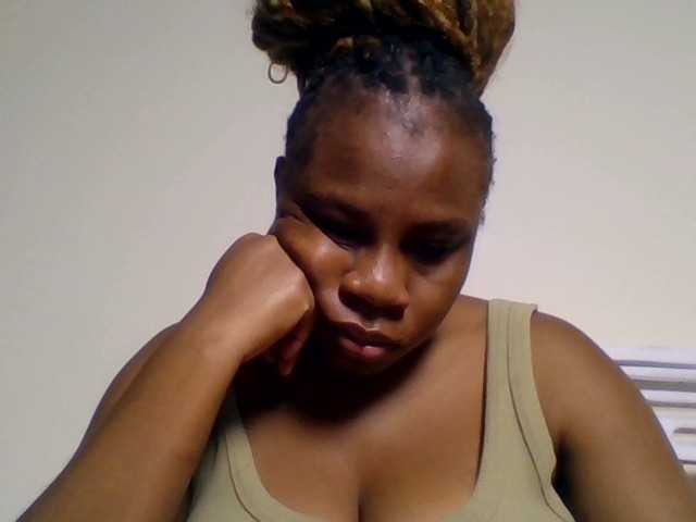 Ebonitah live cam on BongaCams