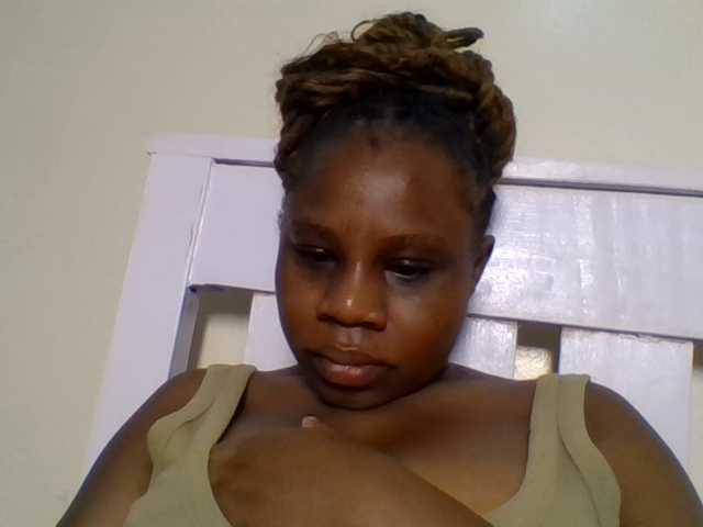 Ebonitah live cam on BongaCams