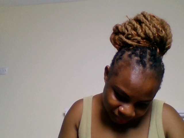 Ebonitah live cam on BongaCams