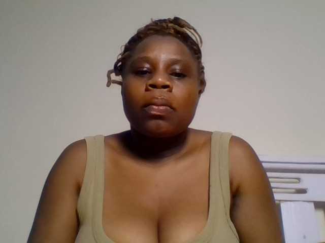 Ebonitah live cam on BongaCams