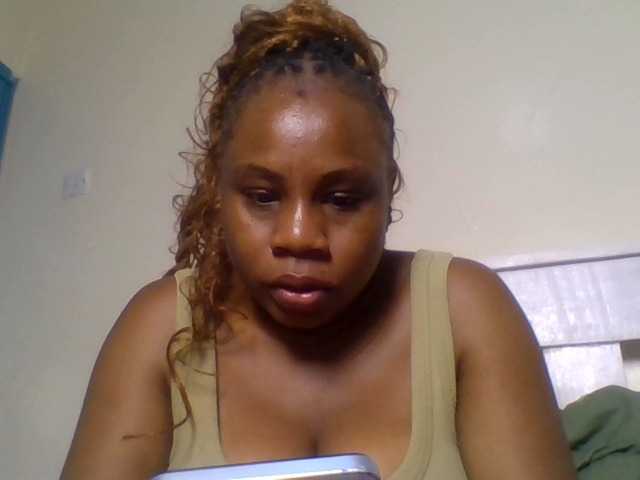 Ebonitah live cam on BongaCams