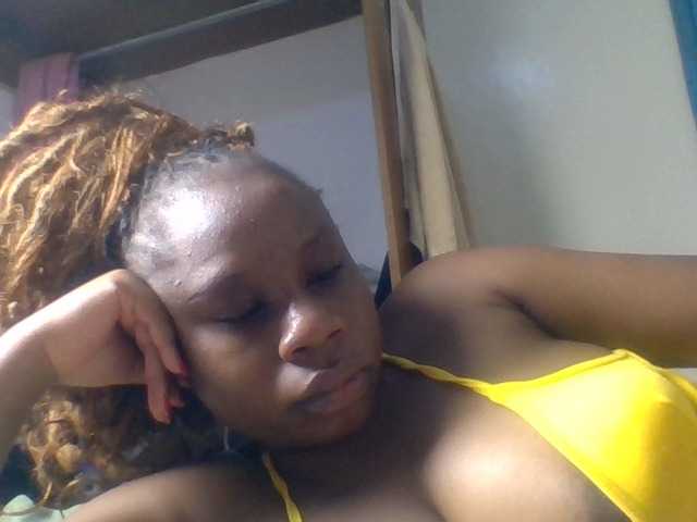 Ebonitah live cam preview