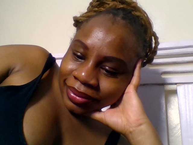 Ebonitah live cam on BongaCams