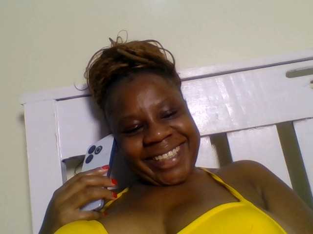 Ebonitah live cam preview