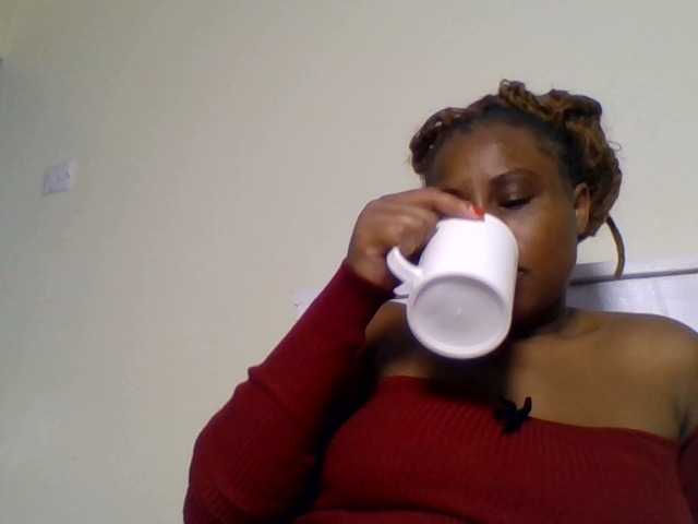 Ebonitah live cam on BongaCams