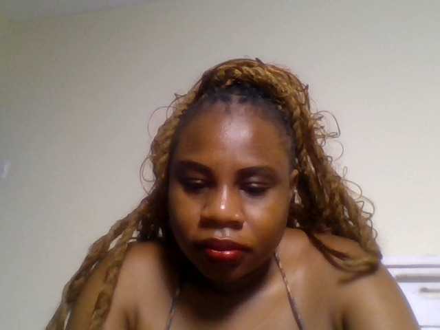 Ebonitah live cam on BongaCams
