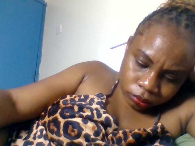 Ebonitah, en directo ahora en BongaCams